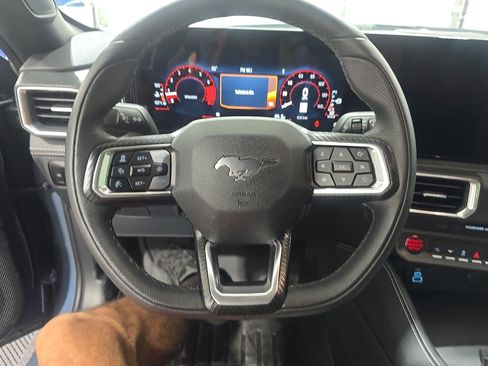 Used 2025 Ford Mustang Premium RWD image 10