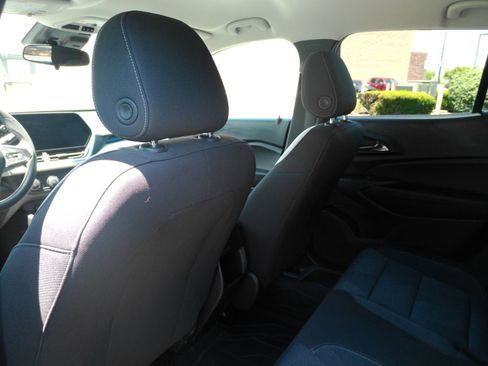 Certified 2024 Chevrolet Trax LS w/ LS Convenience Package FWD image 18