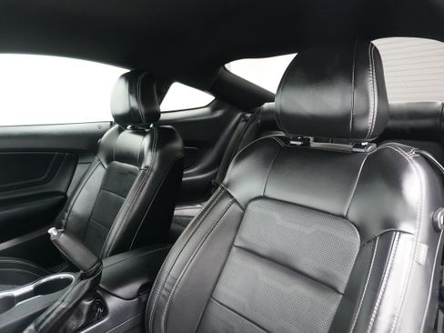 Used 2020 Ford Mustang GT Premium w/ GT Performance Package RWD image 12