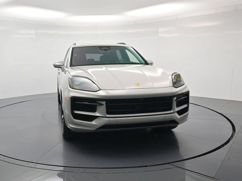 Certified 2026 Porsche Cayenne GTS AWD/4WD image 51