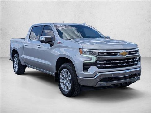 Used 2022 Chevrolet Silverado 1500 LTZ w/ Z71 Off-Road Package AWD/4WD image 3