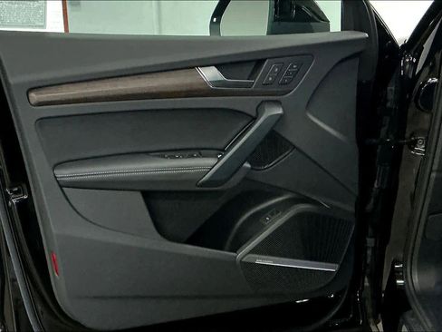 Certified 2025 Audi Q5 2.0T Premium Plus w/ Premium Plus Package image 25