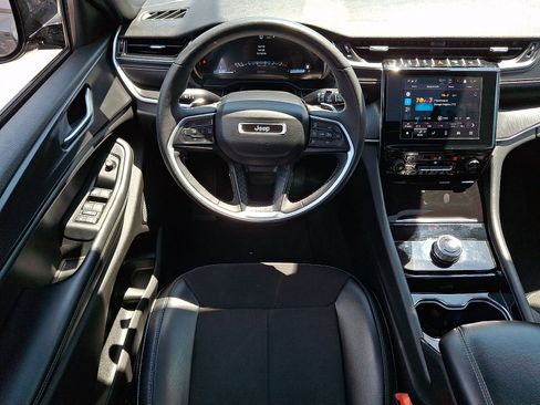 Used 2023 Jeep Grand Cherokee Altitude AWD/4WD image 12