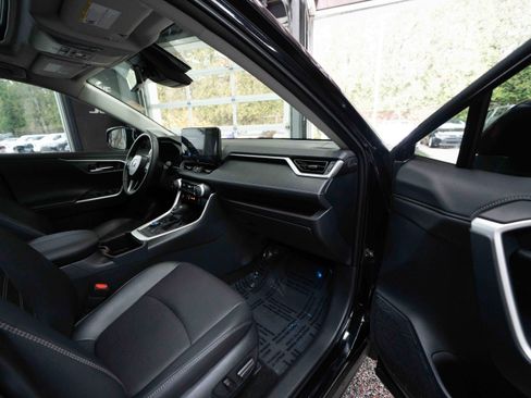 Used 2025 Toyota RAV4 Limited w/ Advanced Technology Package image 27