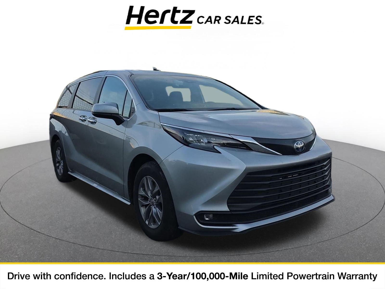 Used 2025 Toyota Sienna XLE FWD image 1