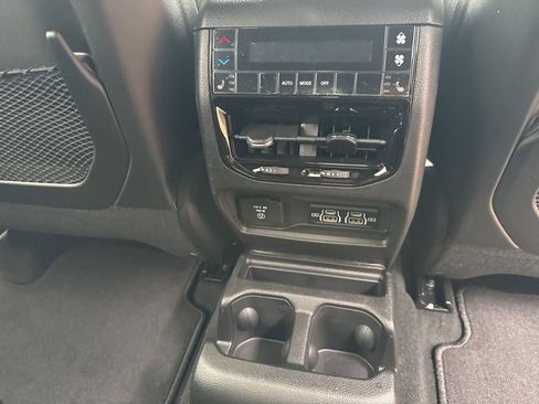 New 2025 Jeep Grand Cherokee L Limited w/ Black Appearance Package image 32