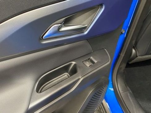 New 2026 Chevrolet Equinox EV LT image 17