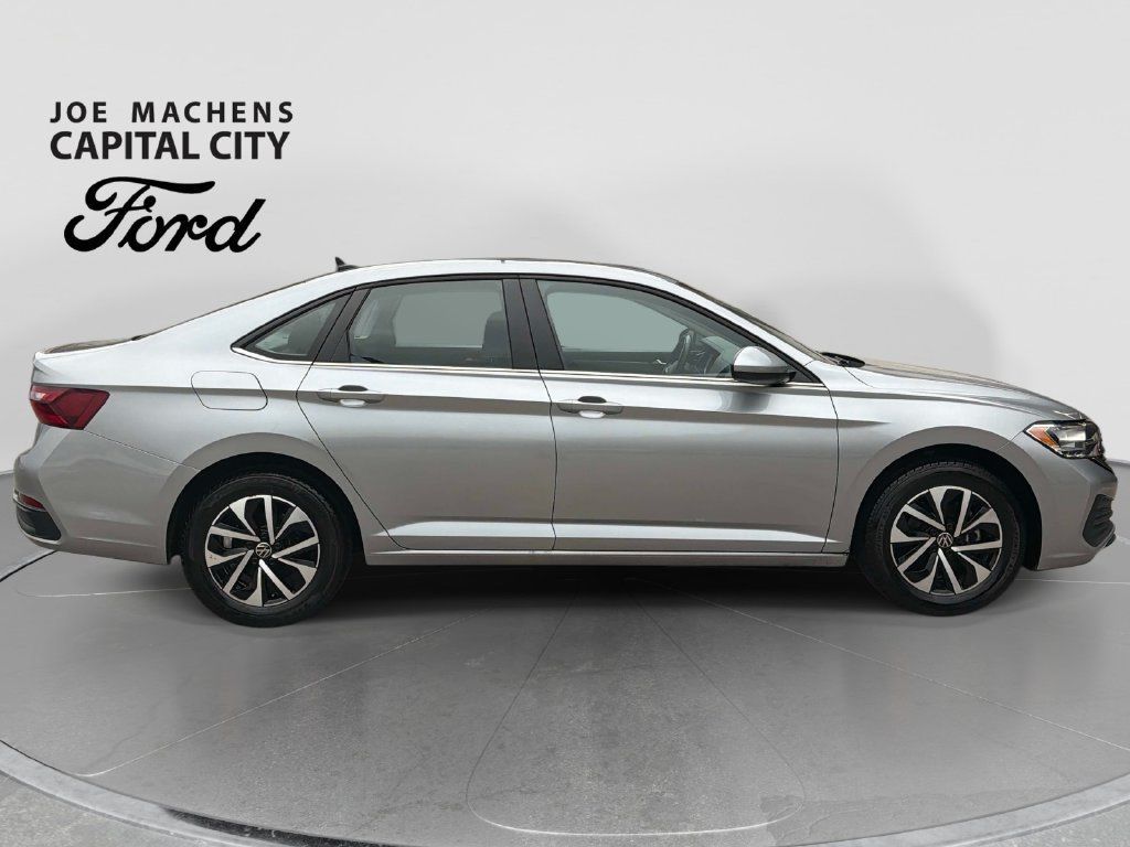 Used 2024 Volkswagen Jetta S FWD image 3