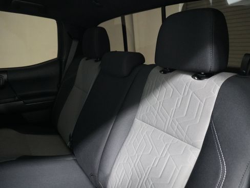 Used 2020 Toyota Tacoma TRD Off-Road image 10