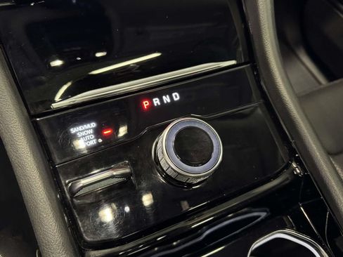 Used 2023 Jeep Grand Cherokee L Limited w/ Luxury Tech Group II AWD/4WD image 28