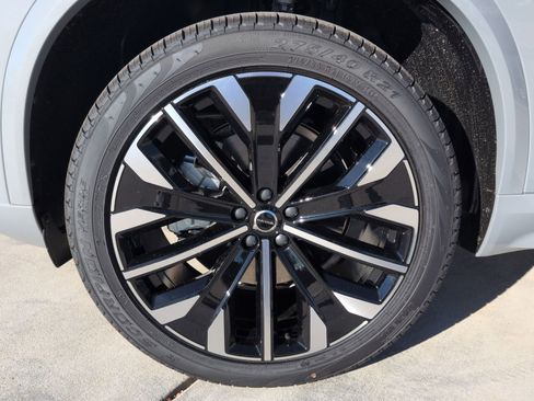 New 2026 Volvo XC90 B6 Plus image 12