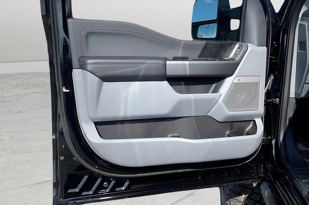 New 2025 Ford F250 XLT w/ Black Appearance Package AWD/4WD image 12