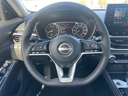 New 2025 Nissan Altima 2.5 SR w/ SR Premium Package image 17