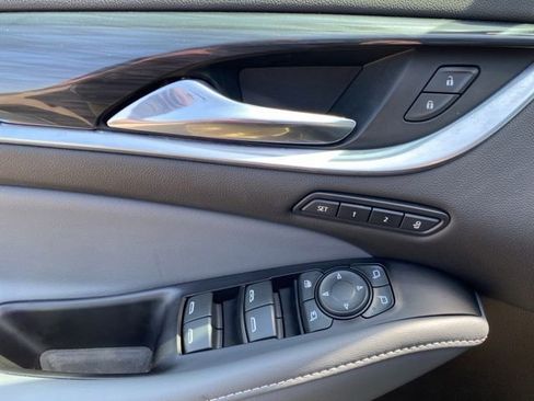 Used 2019 Buick Enclave Premium w/ Experience Buick Package AWD/4WD image 17
