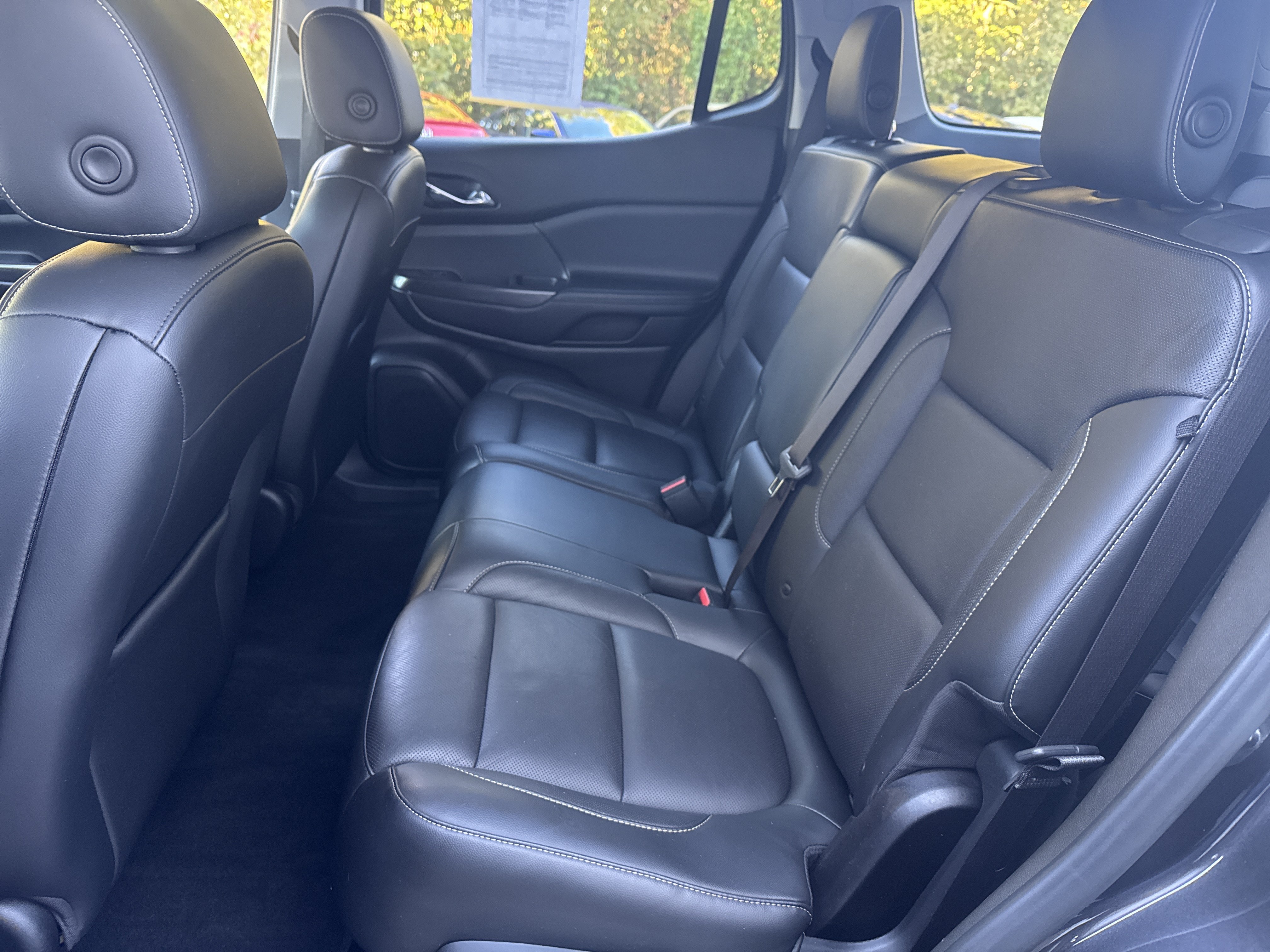 Used 2019 GMC Acadia SLT AWD/4WD image 3