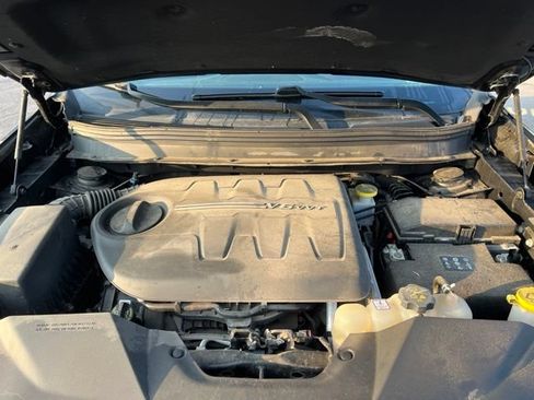 Used 2019 Jeep Cherokee Limited AWD/4WD image 9