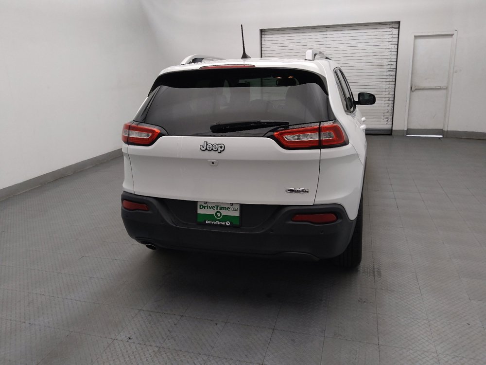 Used 2018 Jeep Cherokee Latitude Plus FWD image 7