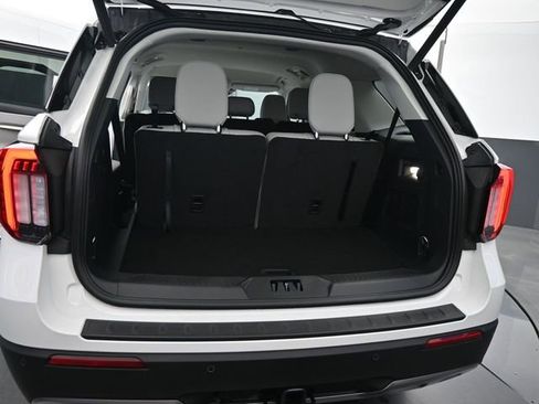 New 2026 Ford Explorer Active RWD image 8
