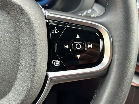 Certified 2024 Volvo XC60 T8 Ultimate w/ Protection Package Premier image 31