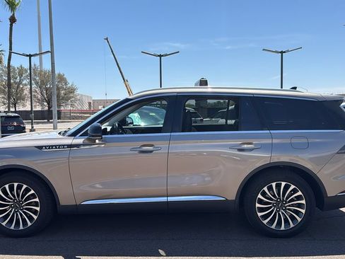 Used 2021 Lincoln Aviator Reserve w/ Equipment Group 201A RWD image 4