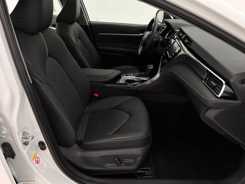 Used 2018 Toyota Camry XSE image 13