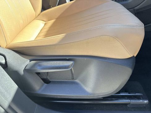 Used 2022 Volkswagen Tiguan SE R-Line image 13