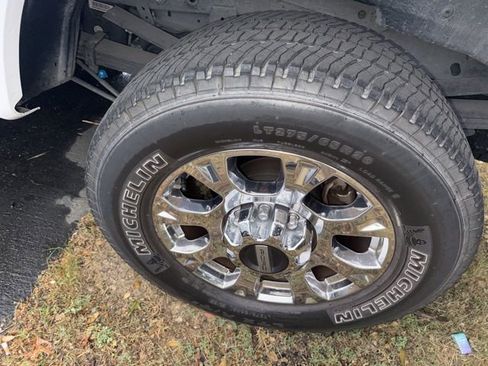 Used 2020 Ford F250 Lariat w/ Chrome Package image 3