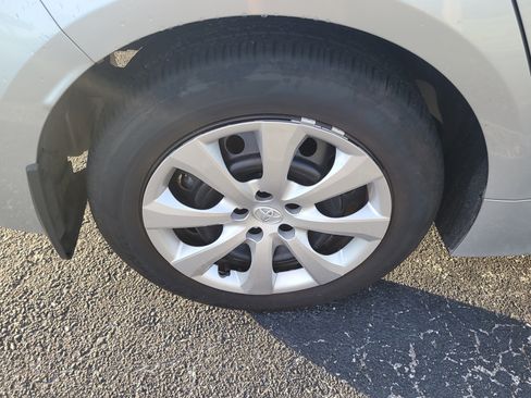 Used 2025 Toyota Corolla LE FWD image 9