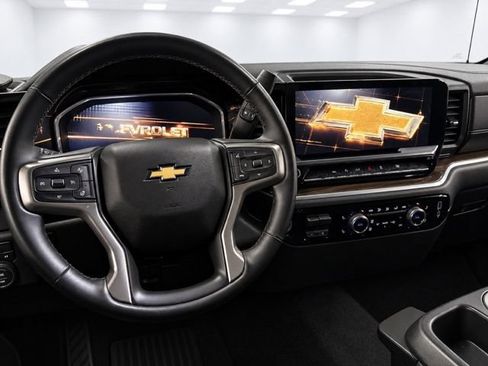 Used 2025 Chevrolet Silverado 1500 LT AWD/4WD image 22