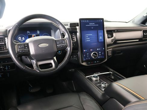 Used 2024 Ford Expedition Max Platinum AWD/4WD image 2