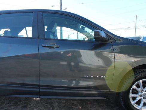 Used 2020 Chevrolet Equinox LS image 22