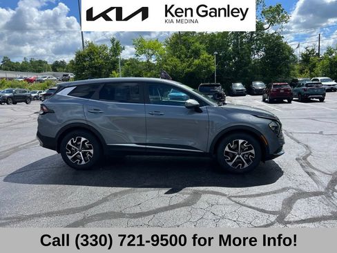 Certified 2023 Kia Sportage EX FWD image 8