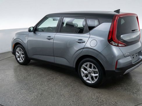 Used 2025 Kia Soul FWD image 6