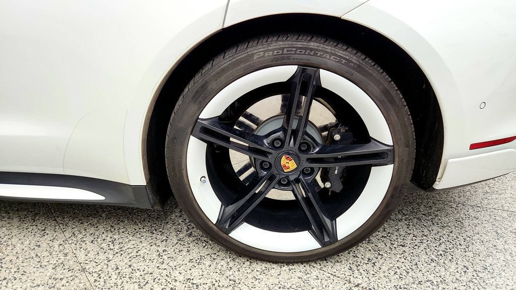 Used 2020 Porsche Taycan 4S AWD/4WD image 9