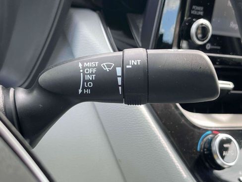 Used 2022 Toyota Corolla SE FWD image 34