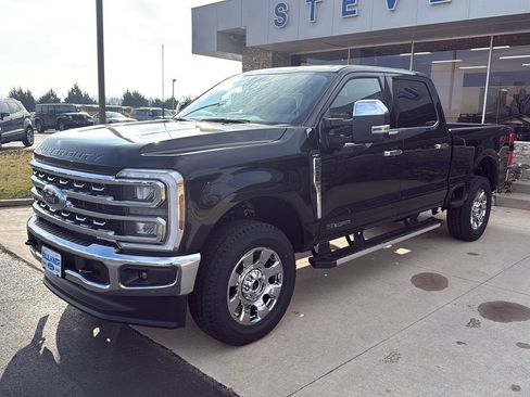 New 2026 Ford F250 Lariat w/ Chrome Package image 3