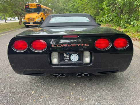 Used 2002 Chevrolet Corvette Convertible w/ Preferred Equipment Group2 RWD image 11