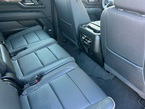 Used 2025 GMC Yukon XL Elevation image 21