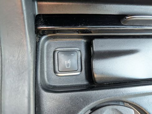 Used 2015 Mercedes-Benz ML 63 AMG 4MATIC image 18