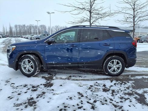 Certified 2023 GMC Terrain SLE w/ Driver Convenience Package image 2