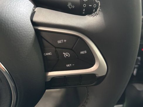 Used 2021 Jeep Renegade Latitude image 38