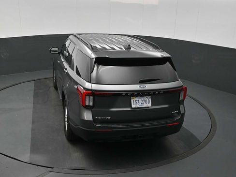 Used 2025 Ford Explorer Active AWD/4WD image 16