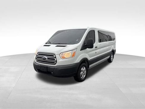 Used 2017 Ford Transit 350 XLT image 3