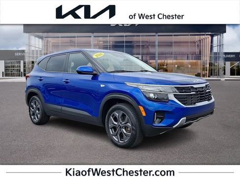 Used 2024 Kia Seltos LX AWD/4WD image 1
