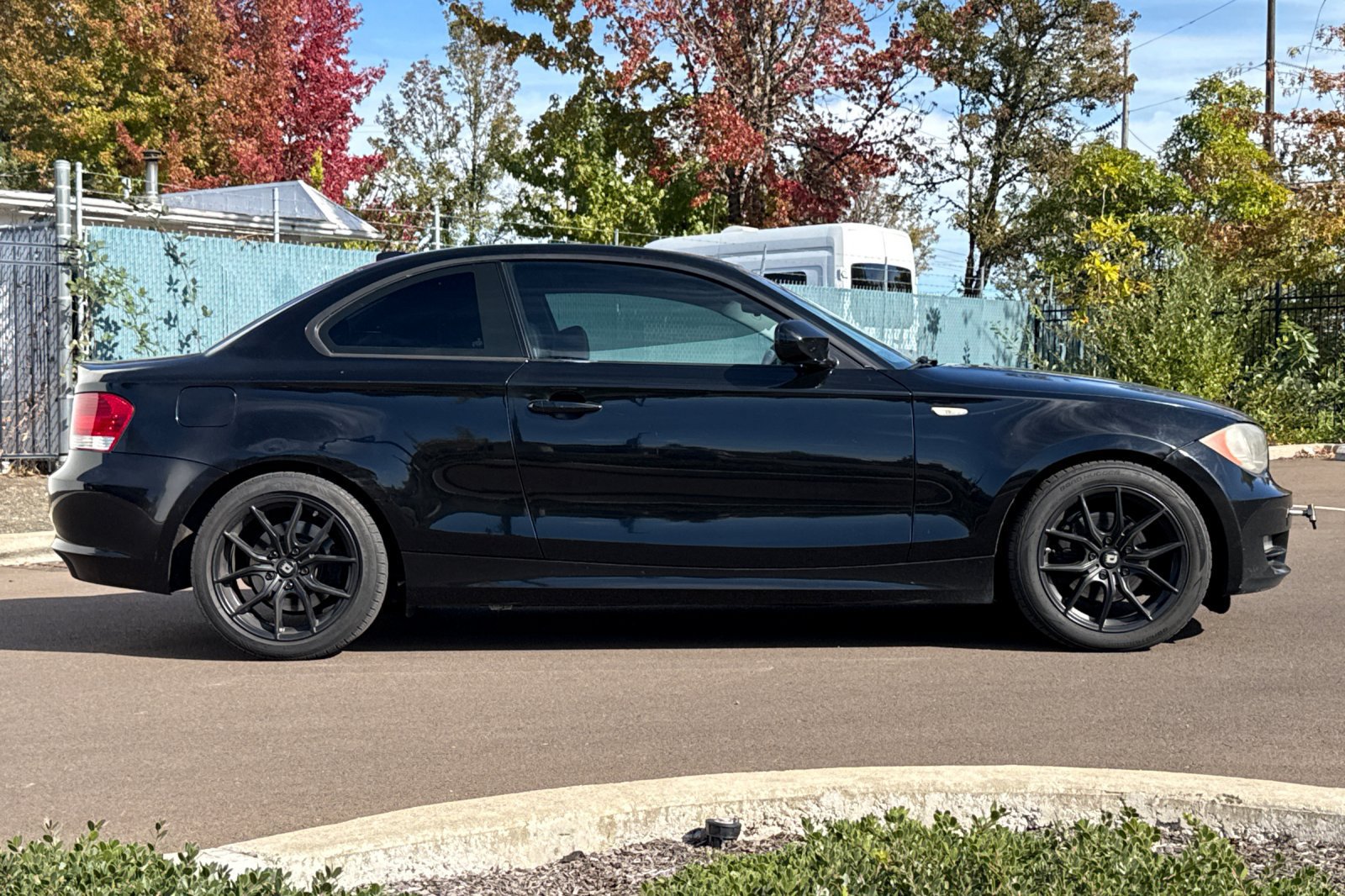 Used 2011 BMW 128i Coupe RWD image 3