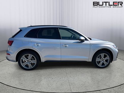 Certified 2025 Audi Q5 2.0T Premium w/ Convenience Plus Package image 4