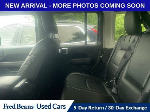 Used 2022 Jeep Wrangler Unlimited Sahara w/ Cold Weather Group AWD/4WD image 12