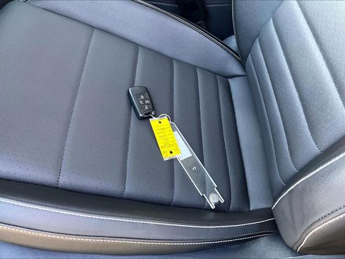 Used 2024 Volkswagen Jetta SE w/ Panoramic Sunroof Package image 15