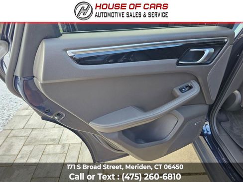 Used 2018 Porsche Macan image 55