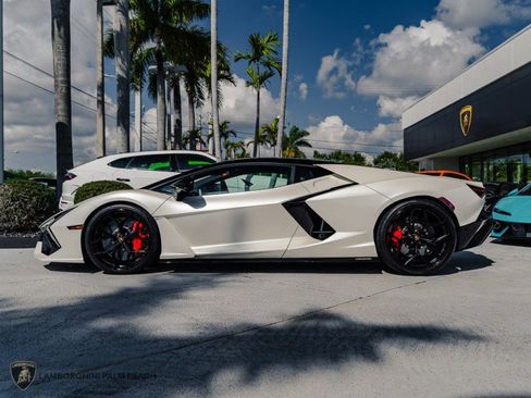 Used 2025 Lamborghini Revuelto AWD/4WD image 2